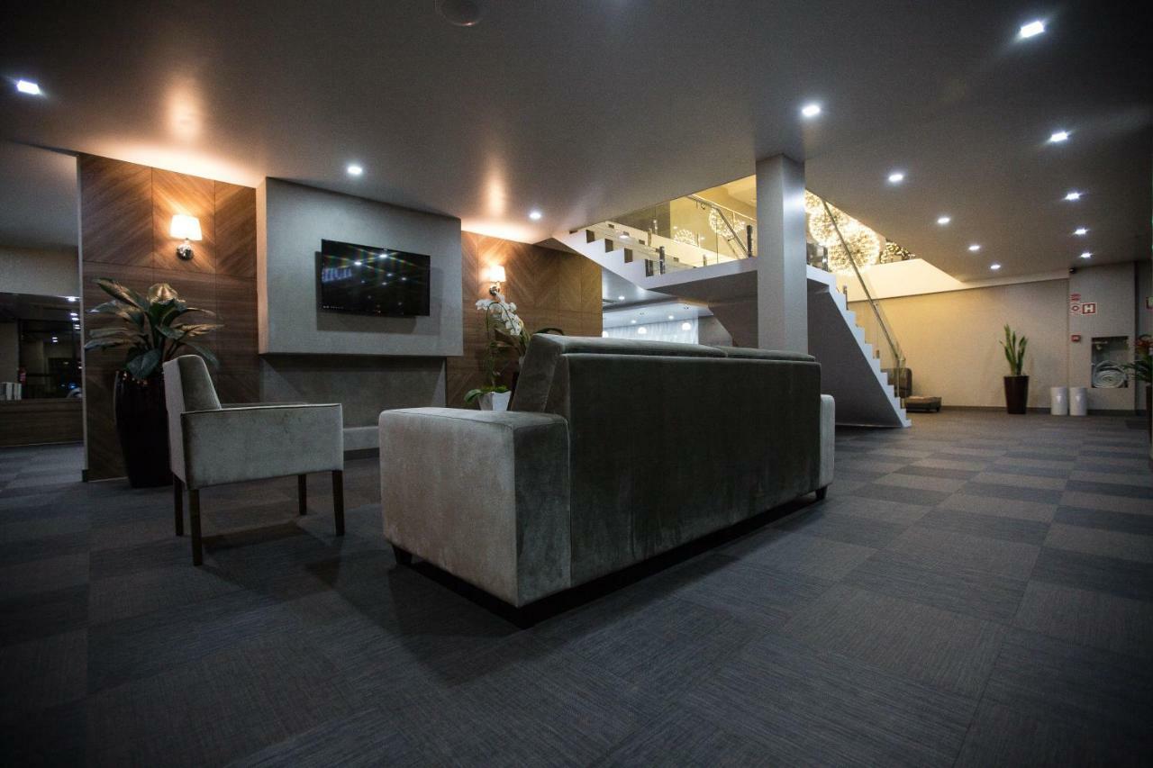 Bello Hotel Toledo  Exterior photo